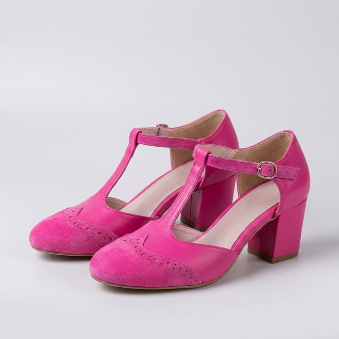 Women's T-Strap Block Heel Pumps Closed-Toe with Buckle