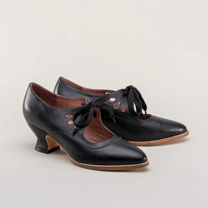 Women's Lace-Up Oxford Pumps with Cutout Detail and Block Heel
